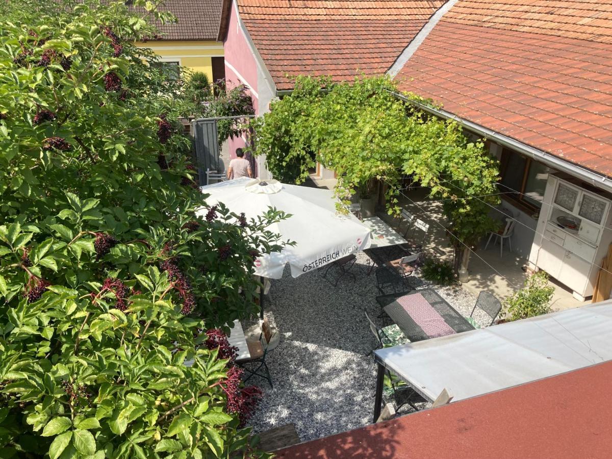 Traubengarten Winkler Niederhollabrunn Exteriör bild